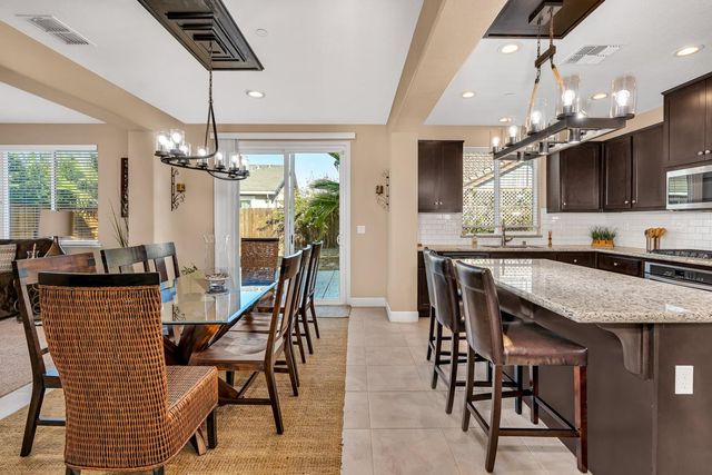 2490 N Fallbrook Dr, Los Banos, CA 93635