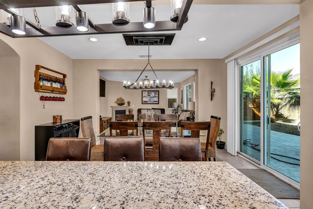 2490 N Fallbrook Dr, Los Banos, CA 93635