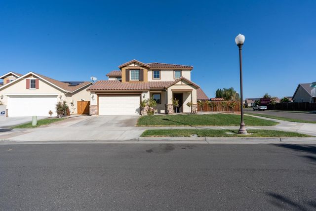 2490 N Fallbrook Dr, Los Banos, CA 93635