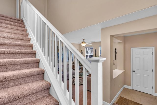 2490 N Fallbrook Dr, Los Banos, CA 93635