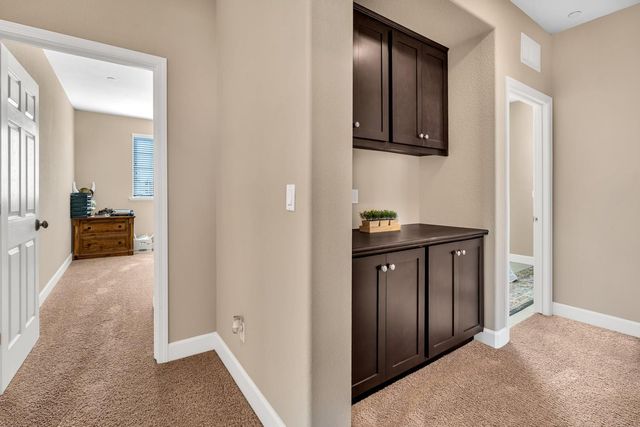 2490 N Fallbrook Dr, Los Banos, CA 93635