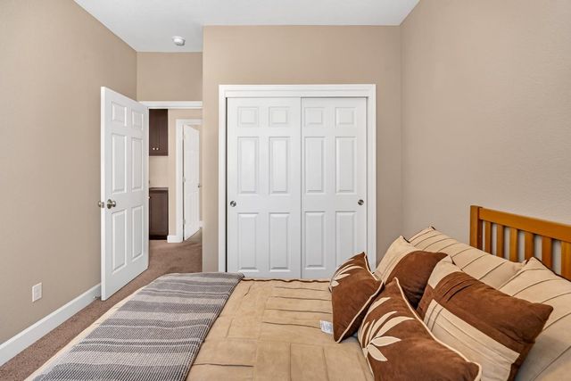 2490 N Fallbrook Dr, Los Banos, CA 93635