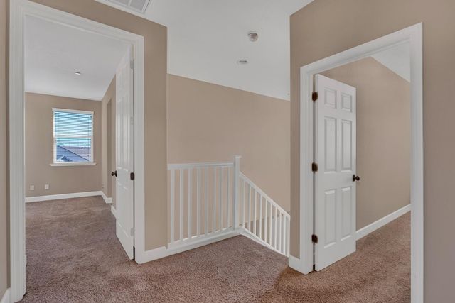 2490 N Fallbrook Dr, Los Banos, CA 93635