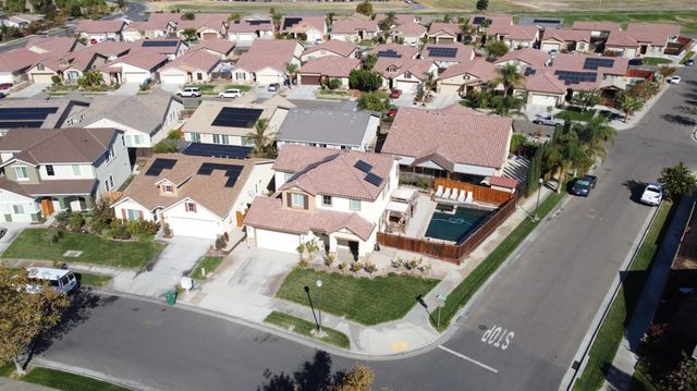 2490 N Fallbrook Dr, Los Banos, CA 93635