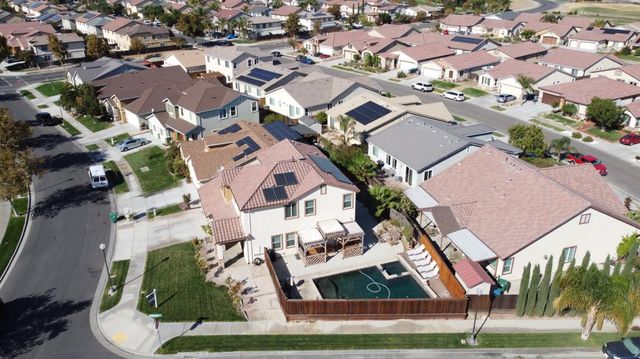 2490 N Fallbrook Dr, Los Banos, CA 93635