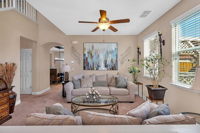 2490 N Fallbrook Dr, Los Banos, CA 93635