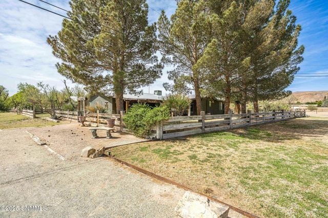 1911 Trails End Road, Las Cruces, NM 88007