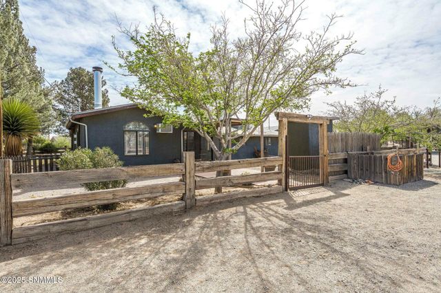 1911 Trails End Road, Las Cruces, NM 88007