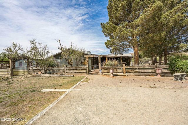 1911 Trails End Road, Las Cruces, NM 88007
