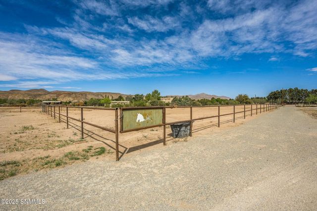 1911 Trails End Road, Las Cruces, NM 88007
