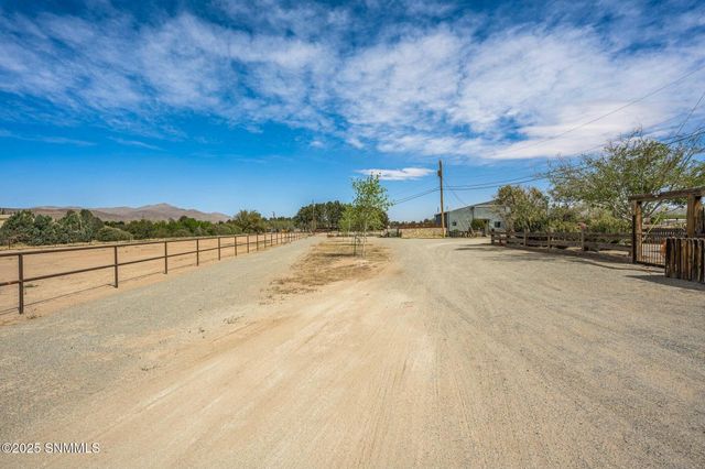 1911 Trails End Road, Las Cruces, NM 88007