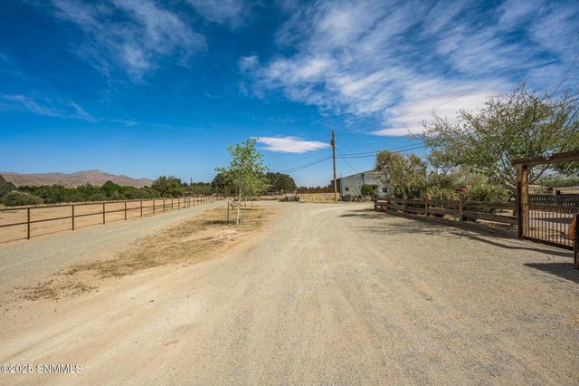 1911 Trails End Road, Las Cruces, NM 88007