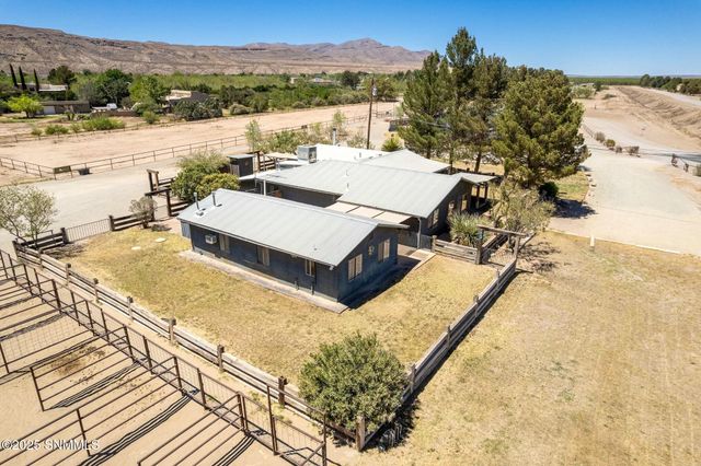1911 Trails End Road, Las Cruces, NM 88007
