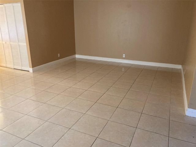 8009 SW 7th Court, North Lauderdale, FL 33068