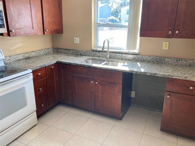 8009 SW 7th Court, North Lauderdale, FL 33068