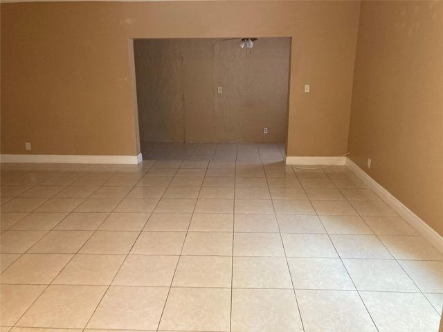 8009 SW 7th Court, North Lauderdale, FL 33068