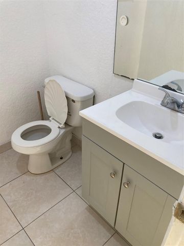 8009 SW 7th Court, North Lauderdale, FL 33068