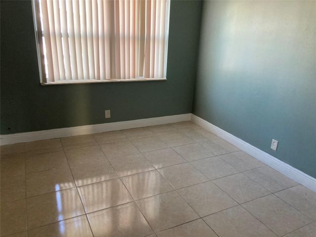 8009 SW 7th Court, North Lauderdale, FL 33068