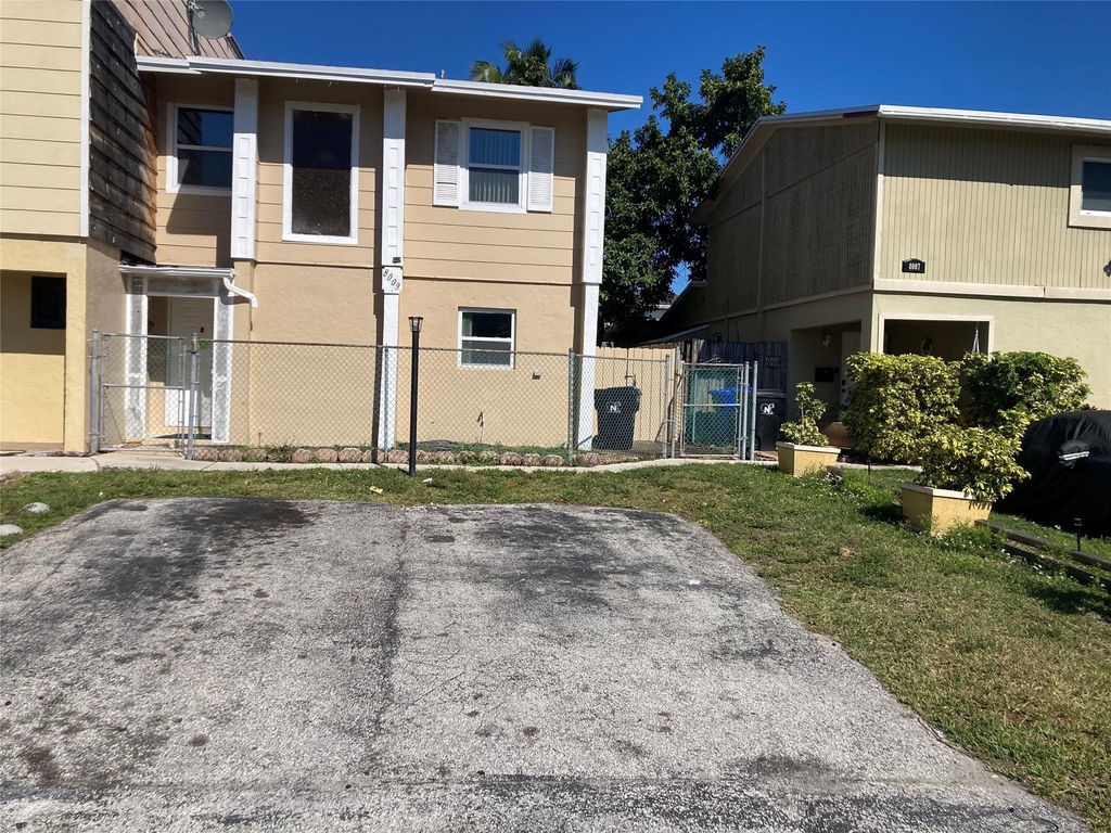 8009 SW 7th Court, North Lauderdale, FL 33068