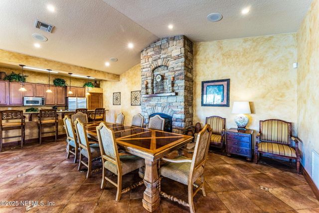 201 25TH Avenue S N32, Jacksonville Beach, FL 32250