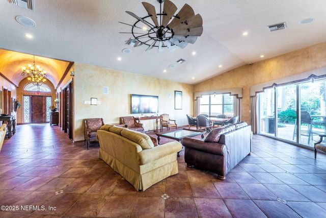 201 25TH Avenue S N32, Jacksonville Beach, FL 32250