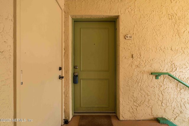 201 25TH Avenue S N32, Jacksonville Beach, FL 32250