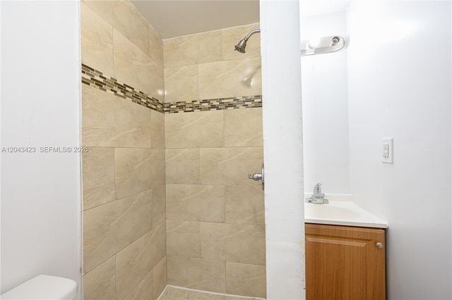 8057 NE 1st Avenue 2, Miami, FL 33138