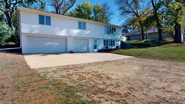 2418 W Main Street, Albert Lea, MN 56007
