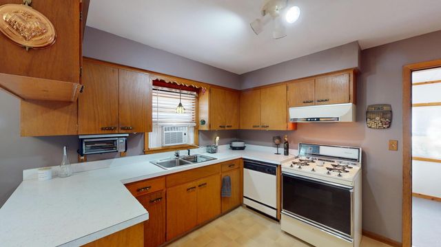 2418 W Main Street, Albert Lea, MN 56007