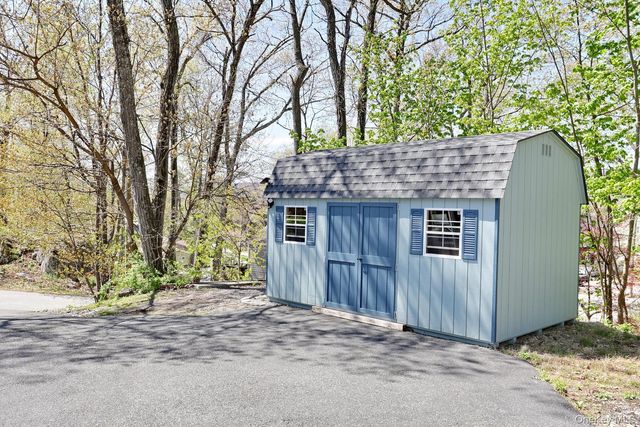 10 Park Avenue, Greenwood Lake, NY 10925