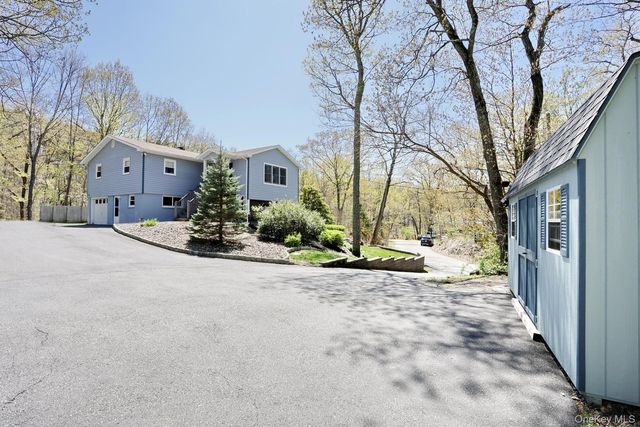 10 Park Avenue, Greenwood Lake, NY 10925