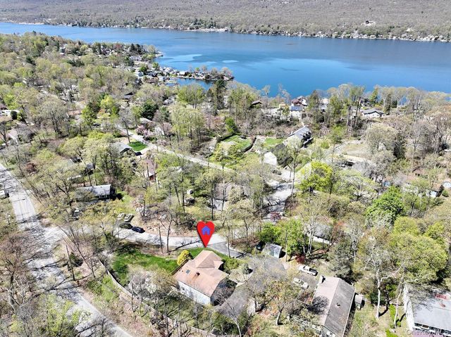 10 Park Avenue, Greenwood Lake, NY 10925