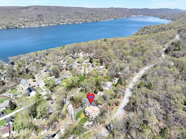 10 Park Avenue, Greenwood Lake, NY 10925
