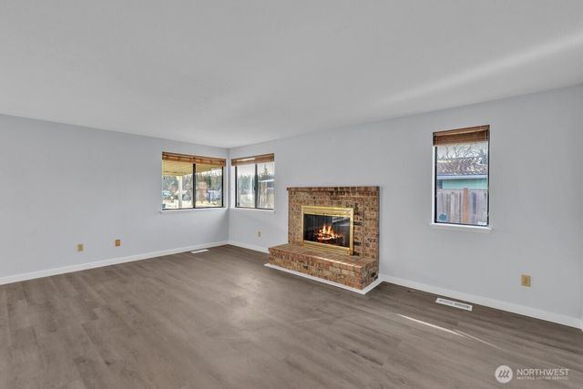 701 21st Street SE, Puyallup, WA 98372