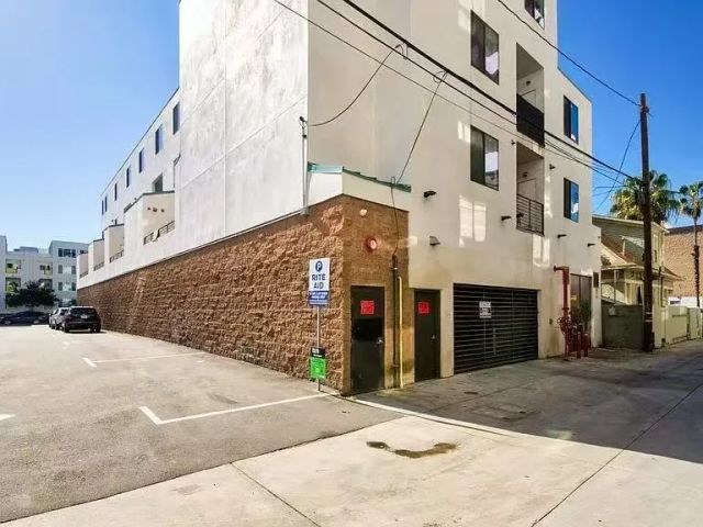 137 W 6th 204, Long Beach, CA 90802