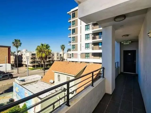 137 W 6th 204, Long Beach, CA 90802