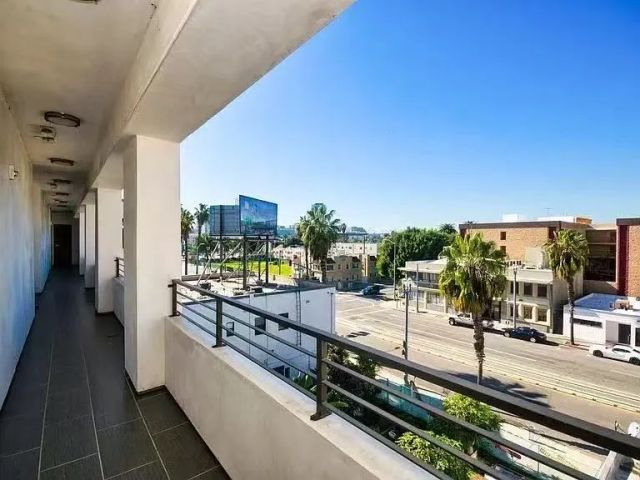 137 W 6th 204, Long Beach, CA 90802