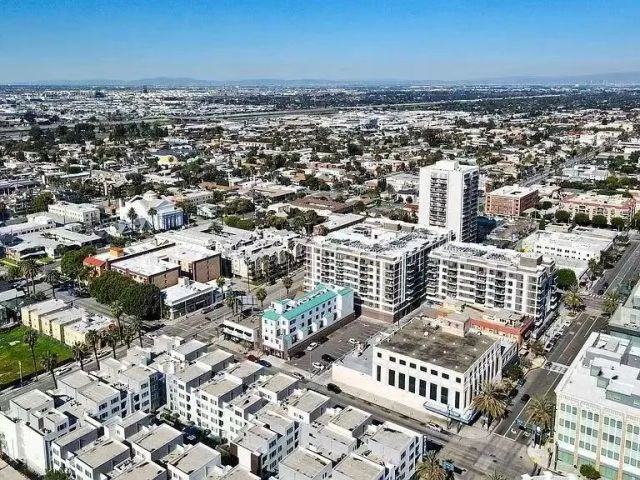 137 W 6th 204, Long Beach, CA 90802