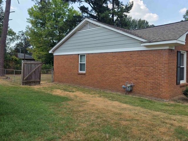 5303 VILLA DEL REY DR, Memphis, TN 38116