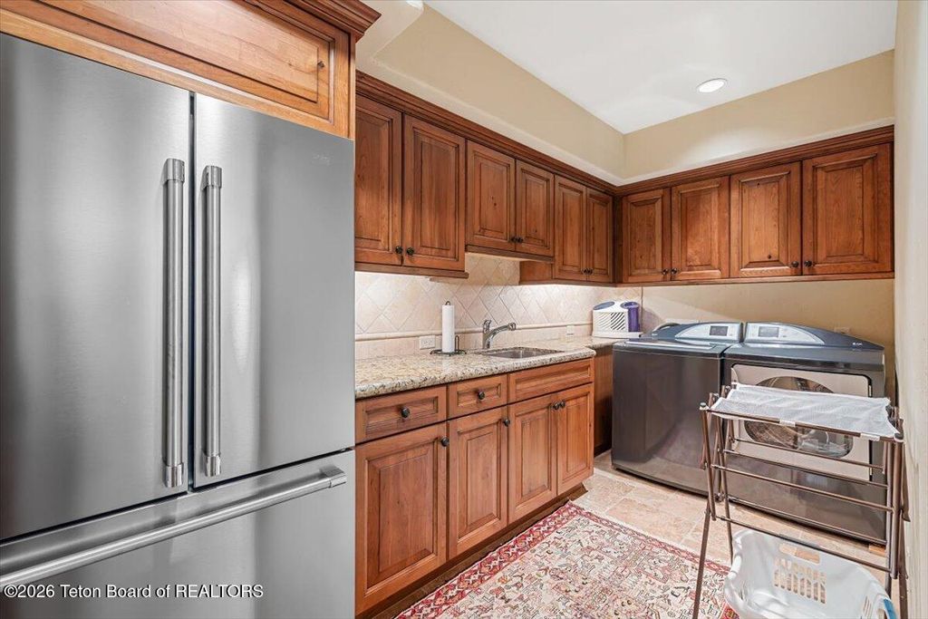 120 W WOLF Drive, Jackson, WY 83001 photo 28