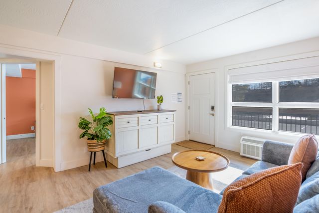 403 Veterans Boulevard 106, Branson, MO 65616