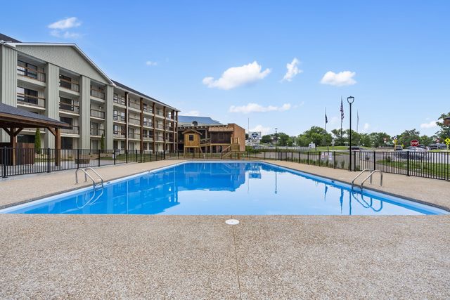 403 Veterans Boulevard 106, Branson, MO 65616