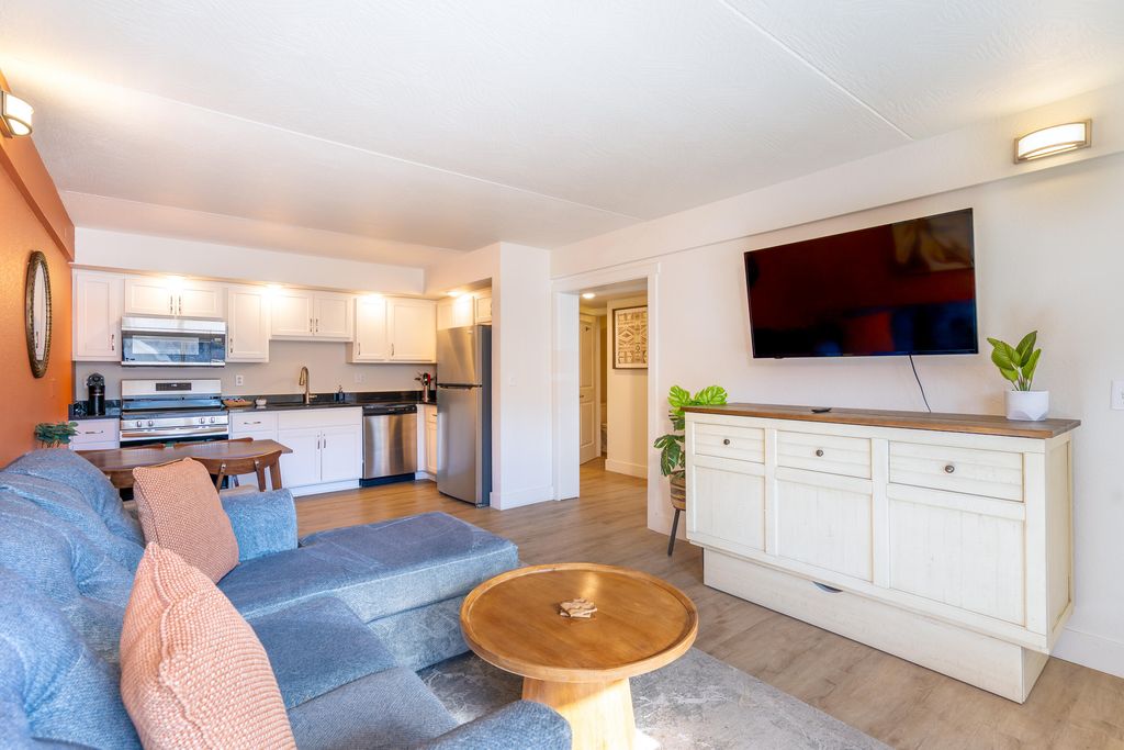 403 Veterans Boulevard 106, Branson, MO 65616