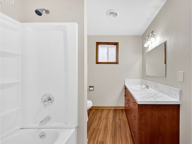 821 Sw 14TH St, Troutdale, OR 97060