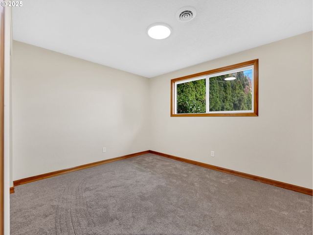 821 Sw 14TH St, Troutdale, OR 97060