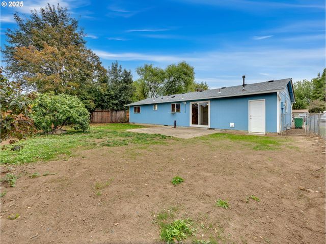 821 Sw 14TH St, Troutdale, OR 97060