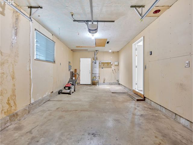 821 Sw 14TH St, Troutdale, OR 97060