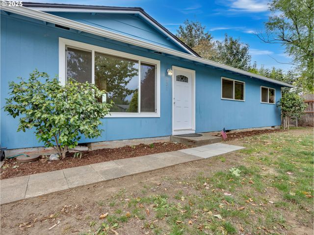 821 Sw 14TH St, Troutdale, OR 97060