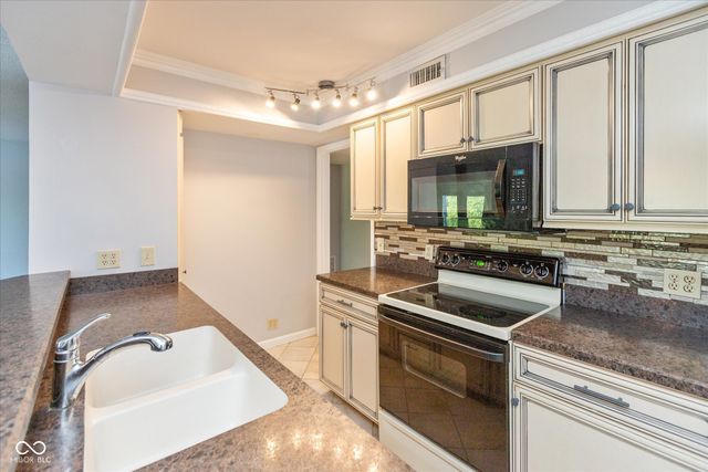 5026 Allisonville Road C, Indianapolis, IN 46205