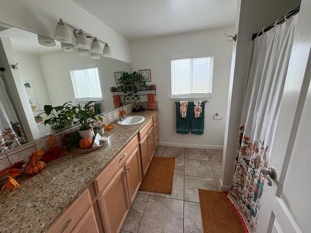 5331 Geer Rd, Hughson, CA 95326